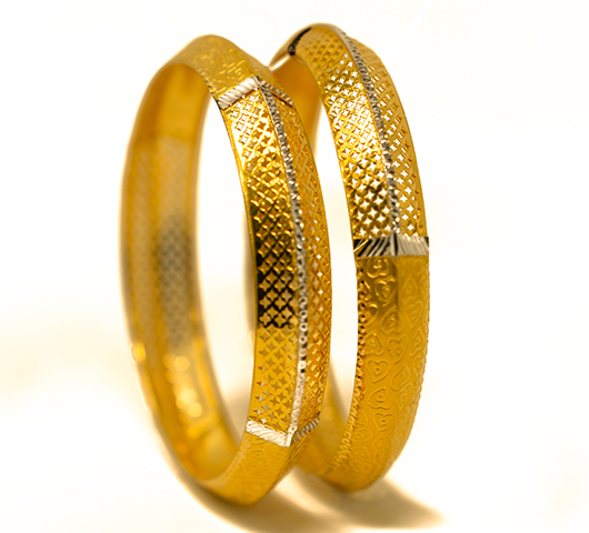 GOLD BANGLE